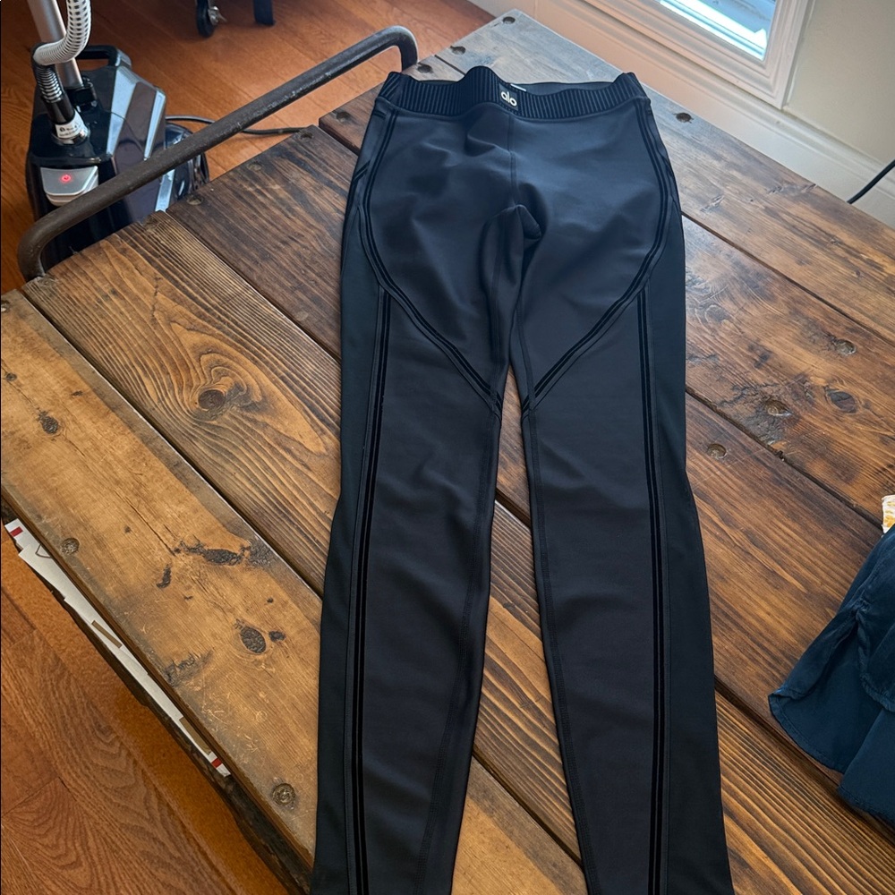 ALO Yoga Black Sculpted Leggings